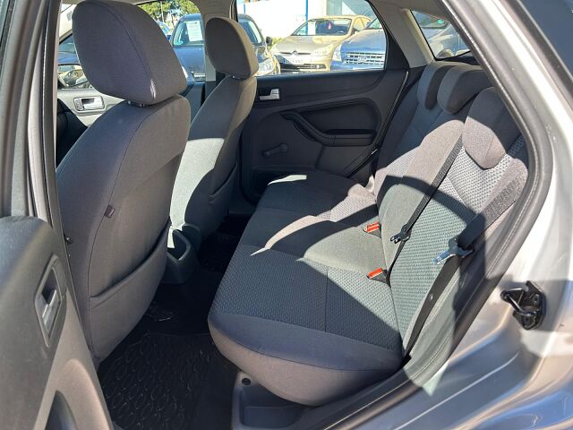 FORD FOCUS TREND 1.6 AUTO SPANISH LHD IN SPAIN ONLY 57000 MILES SUPERB 2007